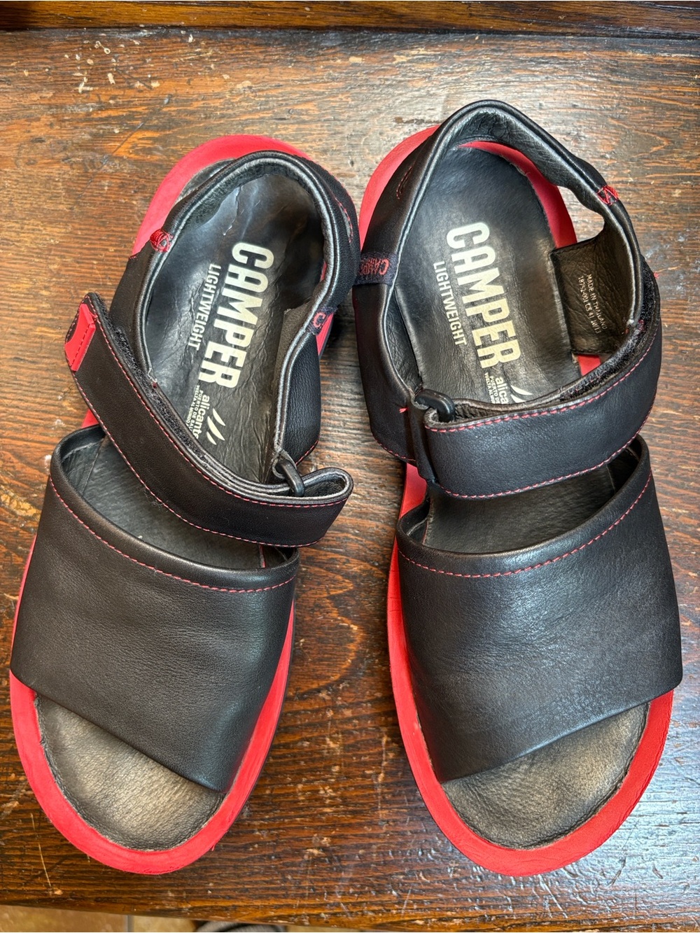 Camper Alicante Lightweight Black and Red Leather Sandals sz 41
